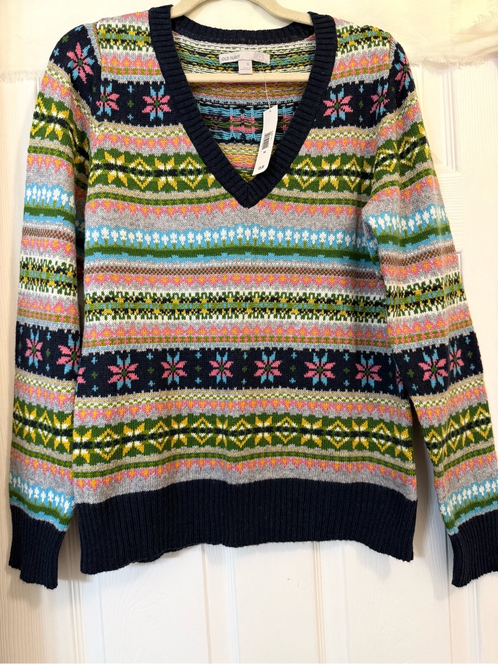 Old Navy Multicolor Fair Isle V-Neck Sweater with Navy Trim-Women’s Sz XL- NWTs